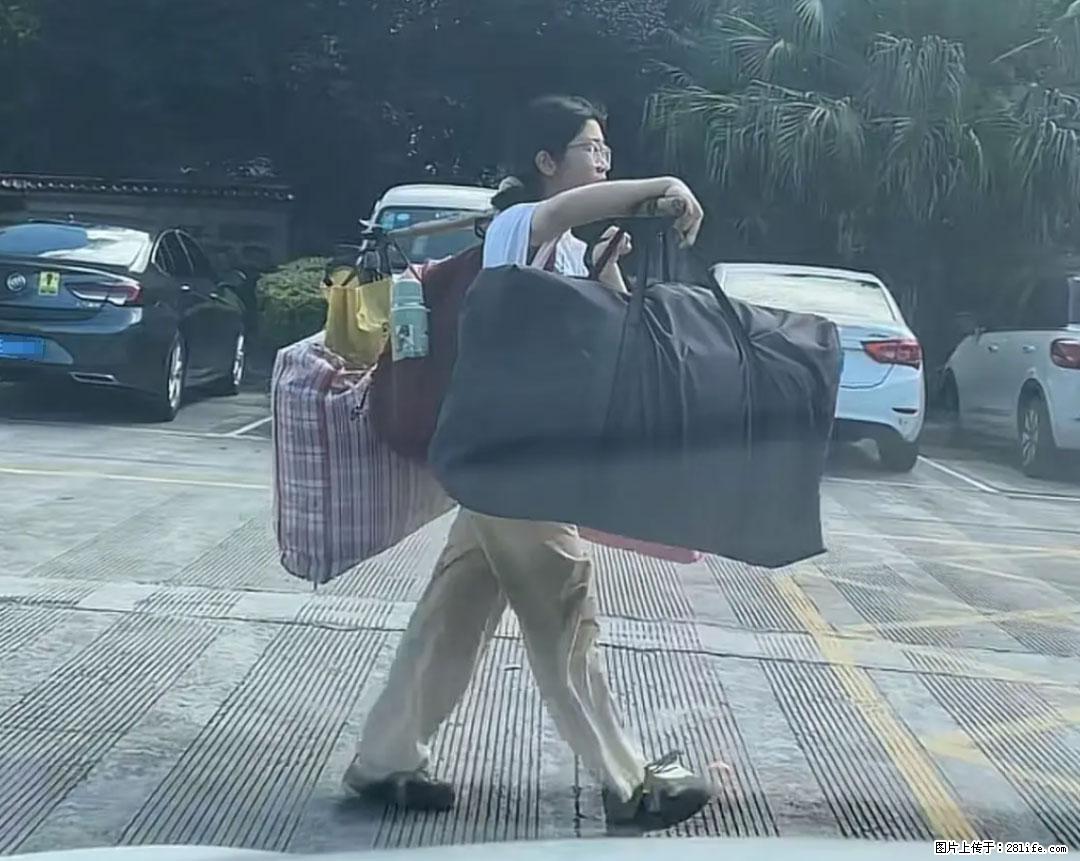 全网追的“扁担女孩”，找了一份暑假工，时薪12元 - 赤峰生活资讯 - 赤峰28生活网 chifeng.28life.com